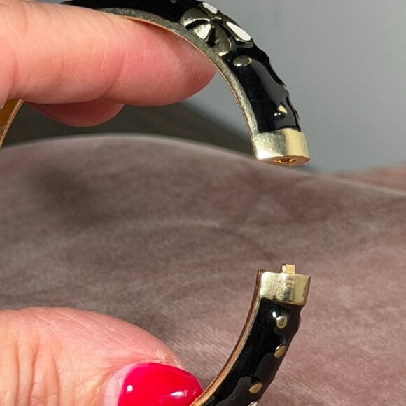 Black, Gold & White Enamel Cloisonné Flower Bangle Bracelet - Picture 8 of 9
